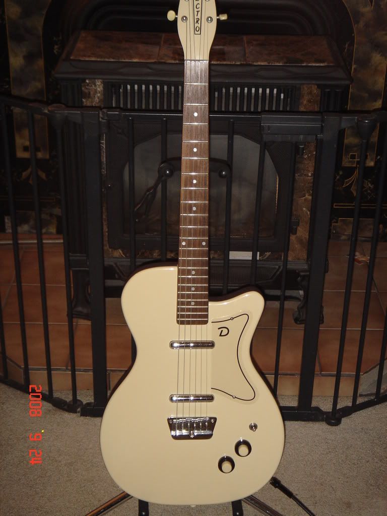 I picked up a Danelectro U2