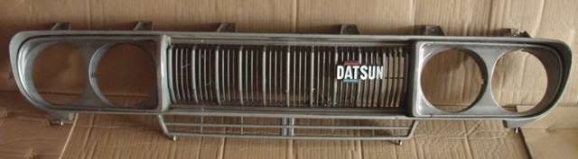 datsungrilleA.jpg