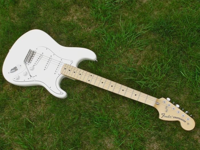 whitestrat_zpsgbflzsj6.jpg