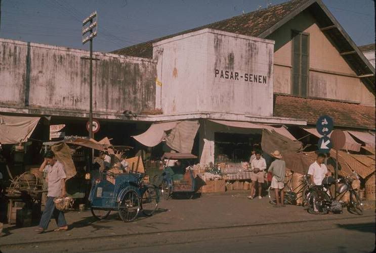 Sekitarnya) Tempo Dulu,