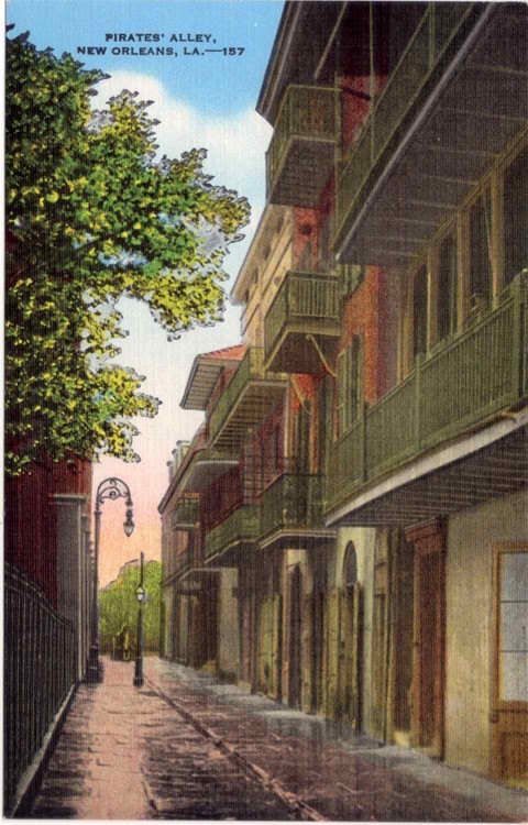 Pirate's Alley Pirate's Alley in New Orleans Jackson Square