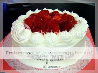 strawberry cream cake